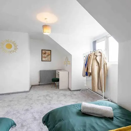 Large Flat, Corporate Stay, Free Parking, Long Term Discount شقة