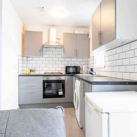 Large Flat, Corporate Stay, Free Parking, Long Term Discount شقة *