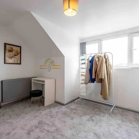 شقة Large Flat, Corporate Stay, Free Parking, Long Term Discount ليدز