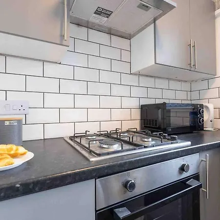 Large Flat, Corporate Stay, Free Parking, Long Term Discount شقة