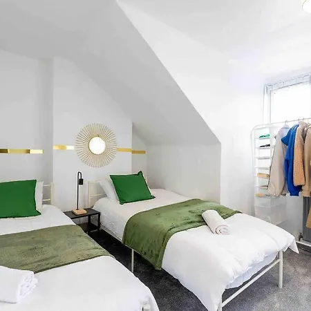 شقة Large Flat, Corporate Stay, Free Parking, Long Term Discount *